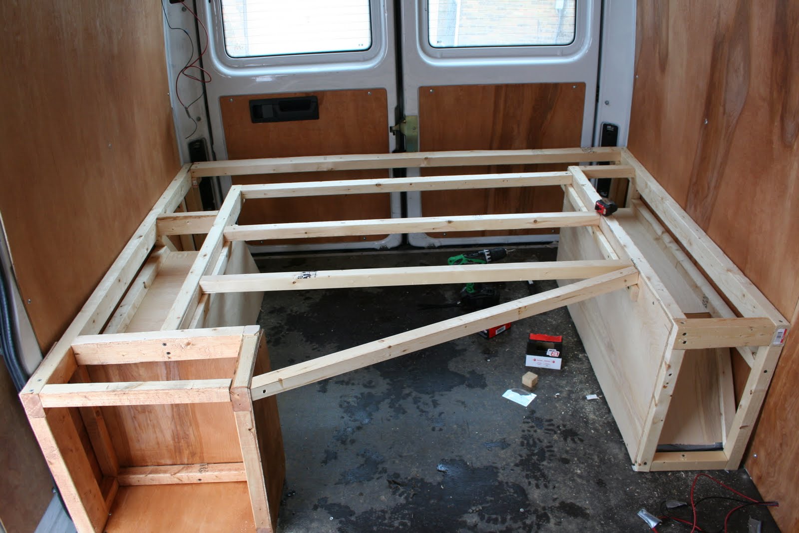 Mercedes Sprinter Diy Camper Conversions mercedes-sprinter-diy-camper-conversions